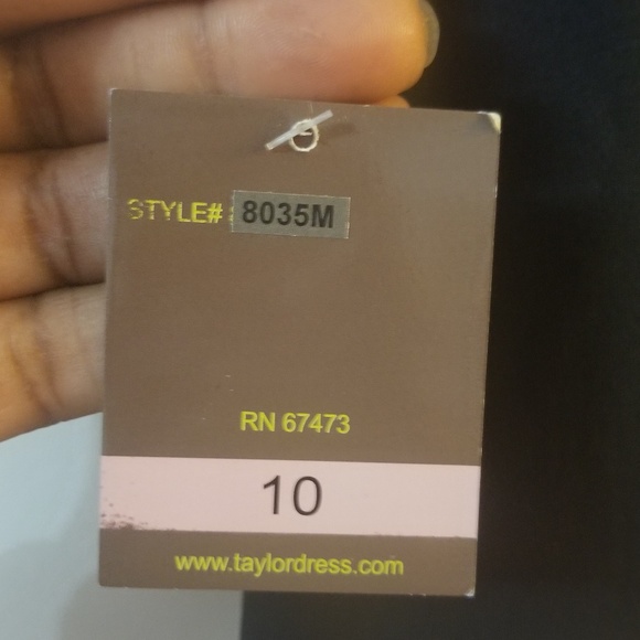 Sleeveless Embroidered Hem Floral Dress - Picture 7 of 7